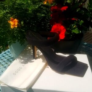 Good American Black Terry Slip On Heel Sandal NWT(Size12)